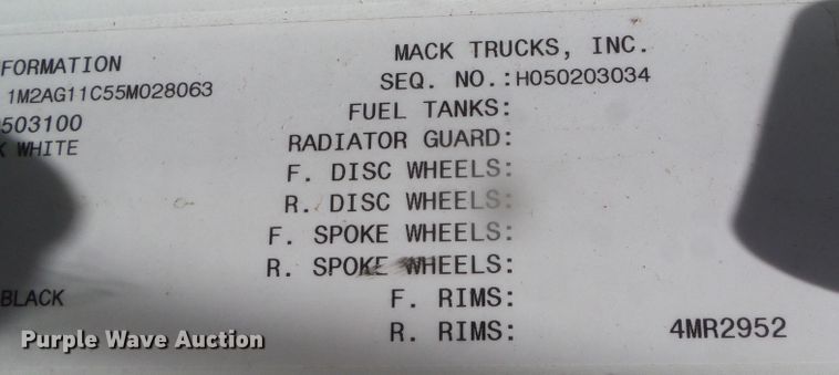 image for item DI5621 2005 Mack CV713 Granite  feed mixer truck
