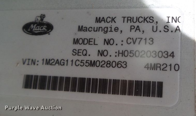 image for item DI5621 2005 Mack CV713 Granite  feed mixer truck