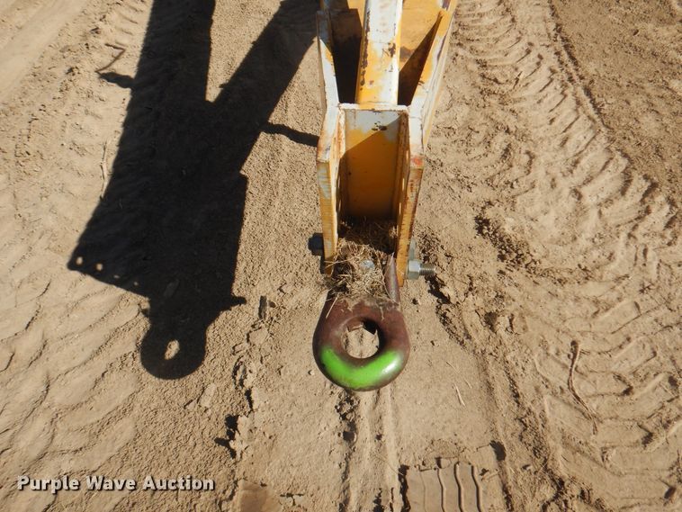 image for item DI5698 1997 Agri Products 77117S6R  in-line ripper