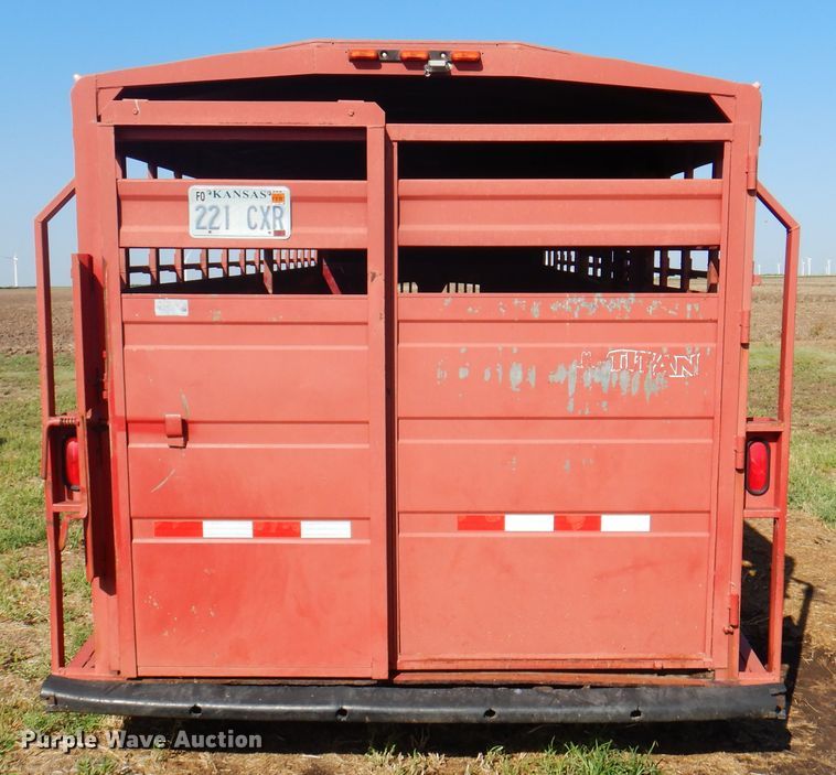 image for item DI5703 1994 Titan C808  livestock trailer