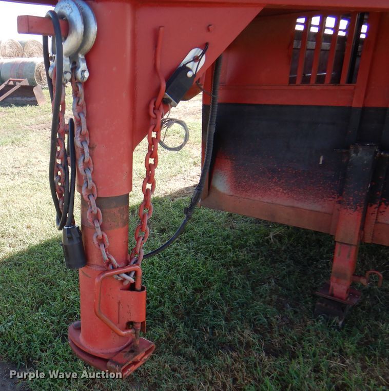 image for item DI5703 1994 Titan C808  livestock trailer