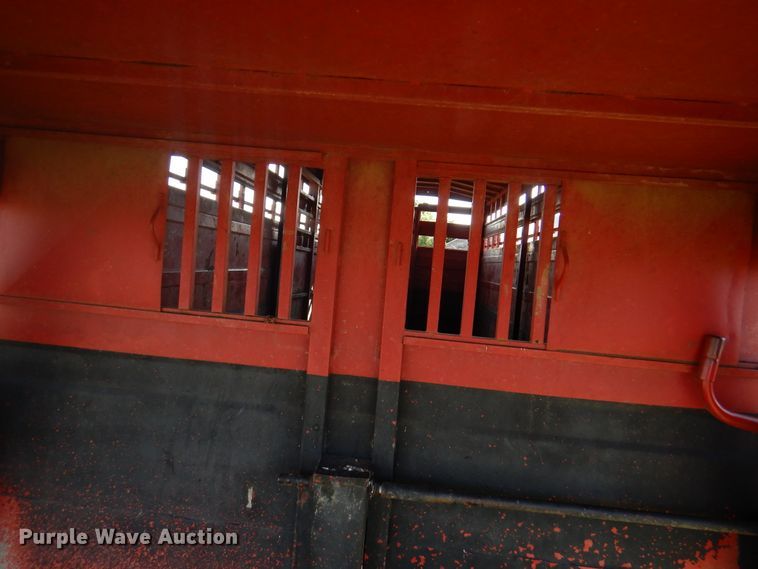 image for item DI5703 1994 Titan C808  livestock trailer