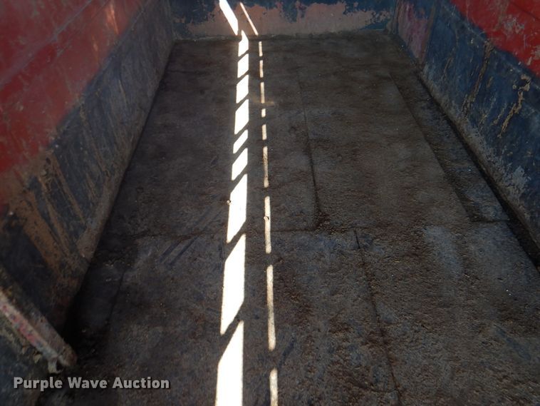 image for item DI5703 1994 Titan C808  livestock trailer