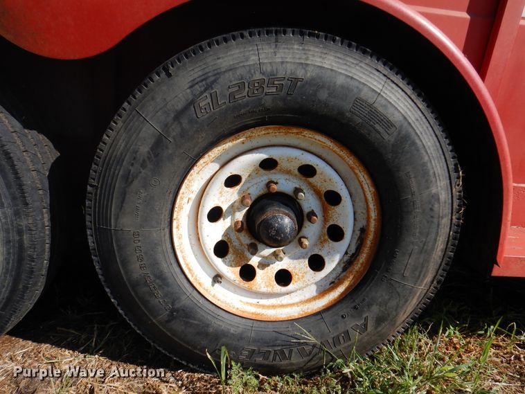 image for item DI5703 1994 Titan C808  livestock trailer