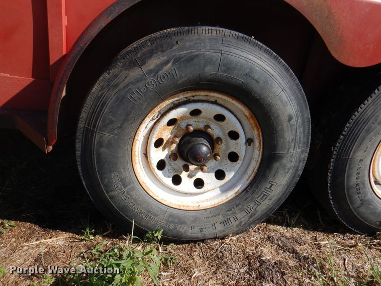 image for item DI5703 1994 Titan C808  livestock trailer