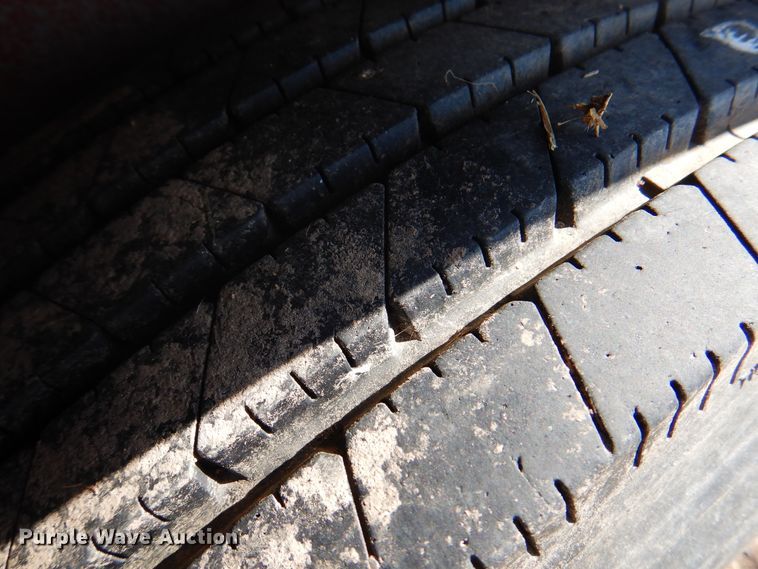 image for item DI5703 1994 Titan C808  livestock trailer