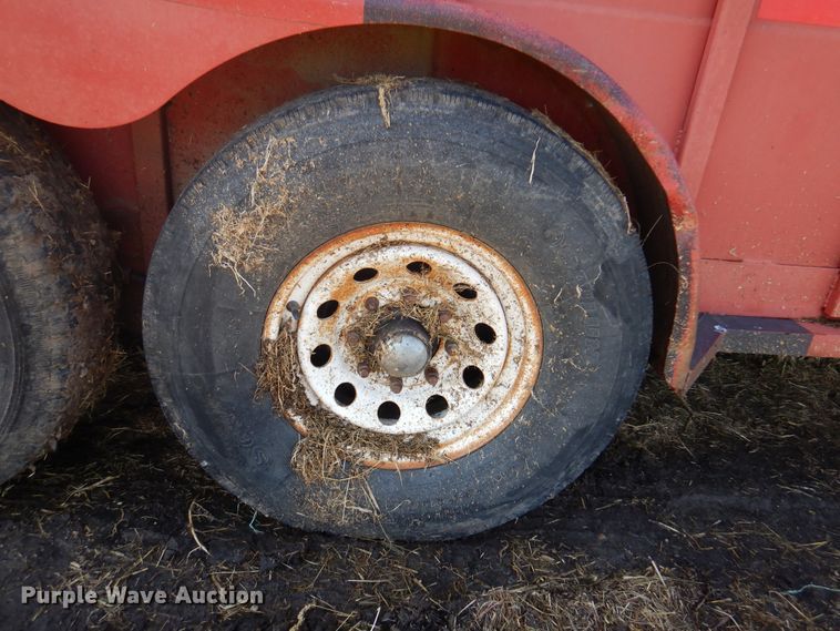 image for item DI5703 1994 Titan C808  livestock trailer