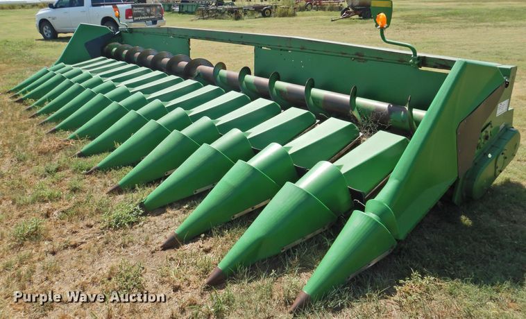 image for item DK2458 2004 John Deere 894  corn head