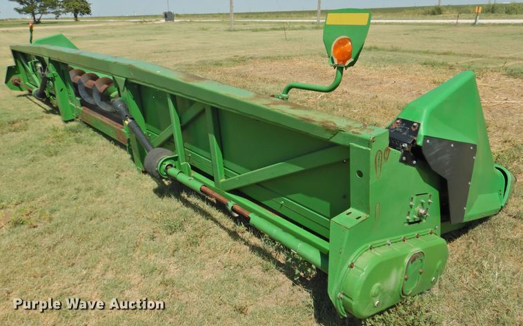 image for item DK2458 2004 John Deere 894  corn head