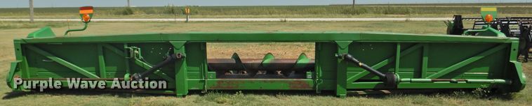 image for item DK2458 2004 John Deere 894  corn head