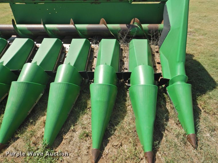 image for item DK2458 2004 John Deere 894  corn head