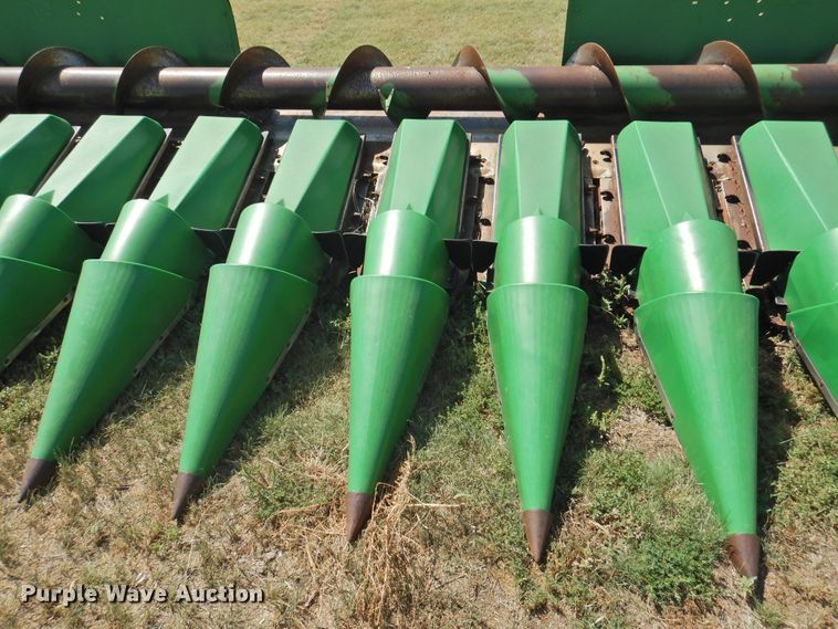 image for item DK2458 2004 John Deere 894  corn head