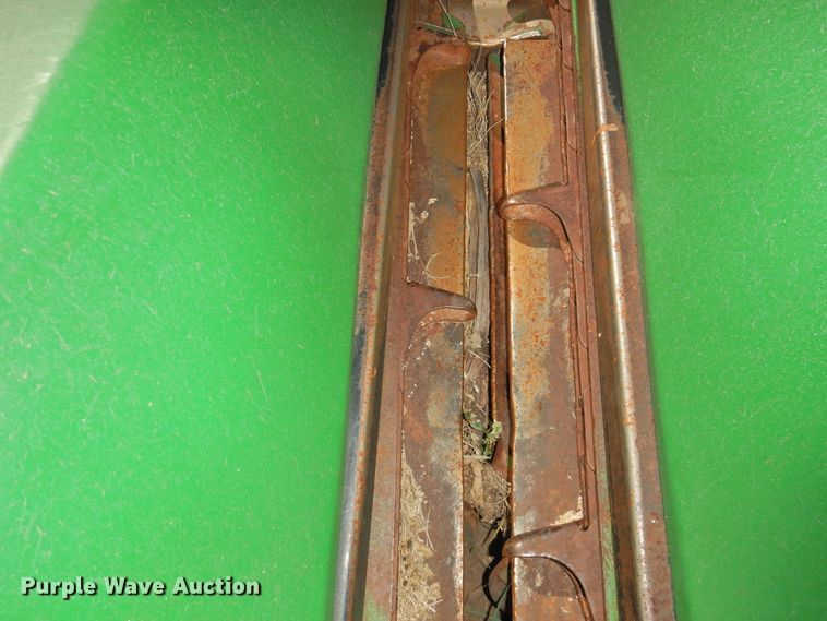 image for item DK2458 2004 John Deere 894  corn head