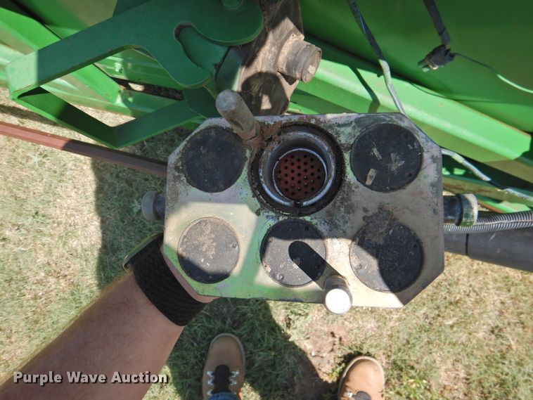 image for item DK2458 2004 John Deere 894  corn head