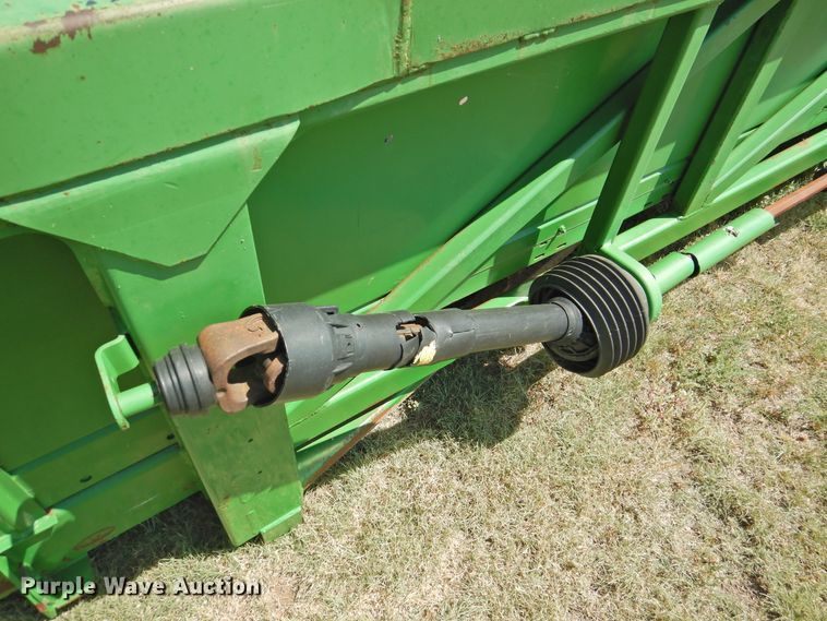 image for item DK2458 2004 John Deere 894  corn head