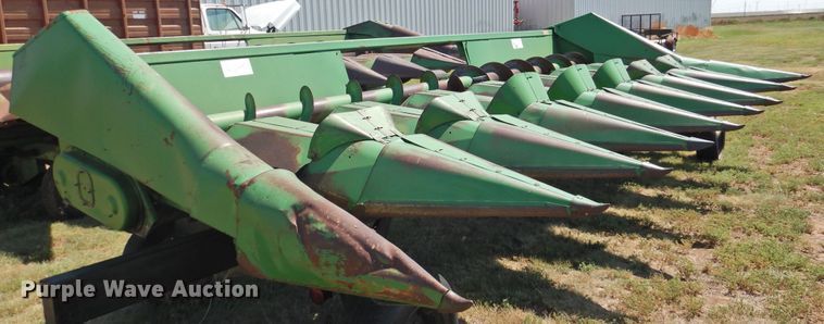 image for item DK2460 John Deere 843  corn head