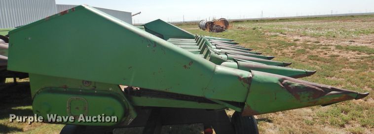 image for item DK2460 John Deere 843  corn head
