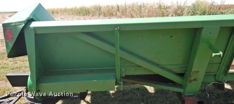 image for item DK2460 John Deere 843  corn head