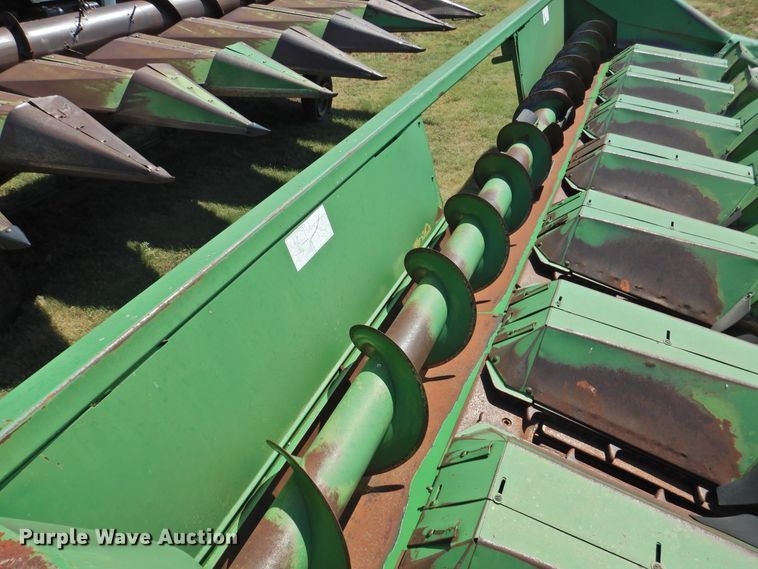 image for item DK2460 John Deere 843  corn head