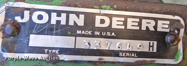image for item DK2460 John Deere 843  corn head