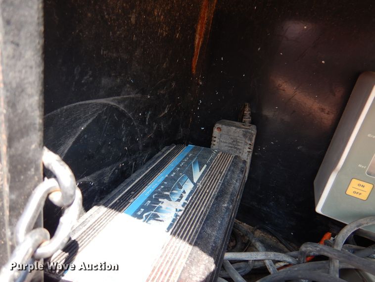 image for item DK8208 1988 Starlite  equipment trailer