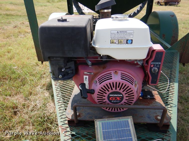 image for item DK8211 Bruton Easy Feed  seed tender