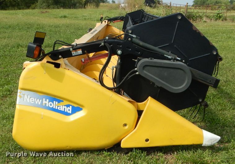 image for item DM0621 2011 New Holland 740CF30  flex head