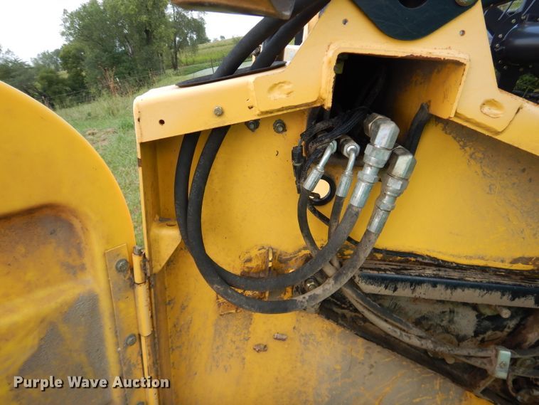 image for item DM0621 2011 New Holland 740CF30  flex head