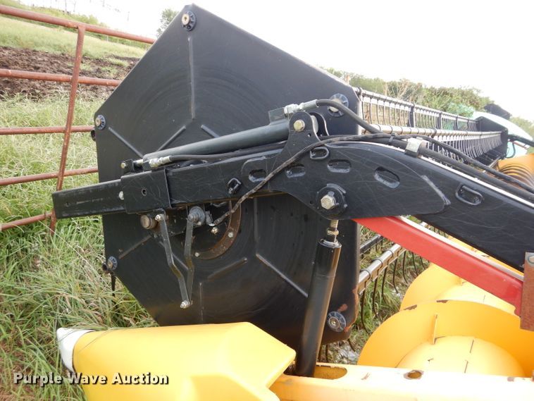 image for item DM0621 2011 New Holland 740CF30  flex head