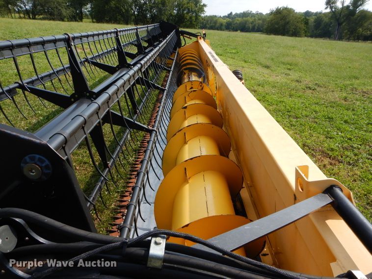 image for item DM0621 2011 New Holland 740CF30  flex head