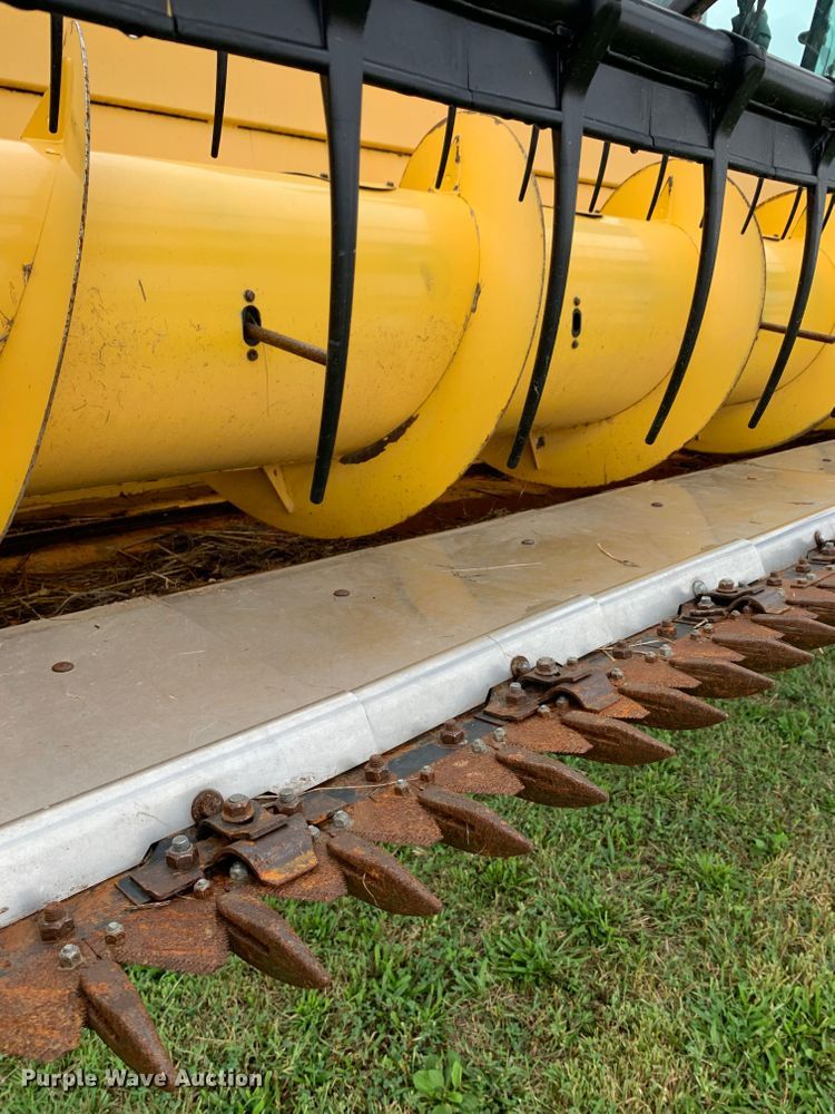 image for item DM0621 2011 New Holland 740CF30  flex head