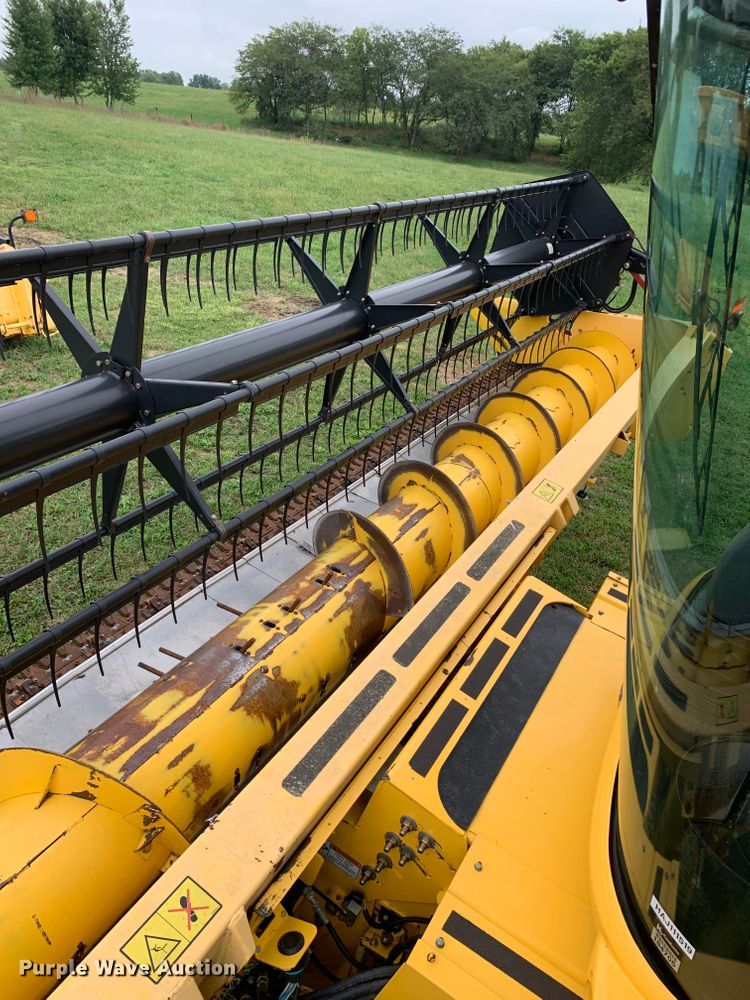 image for item DM0621 2011 New Holland 740CF30  flex head