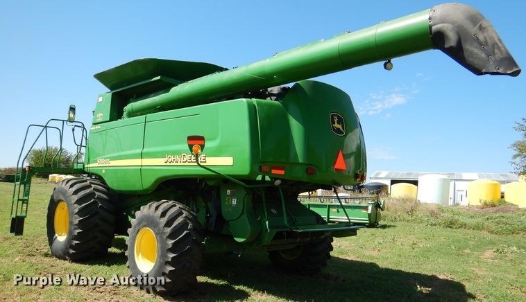 image for item DM1413 2006 John Deere 9760 STS  RWA combine