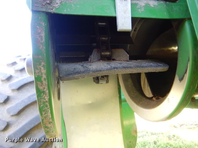 image for item DM1413 2006 John Deere 9760 STS  RWA combine