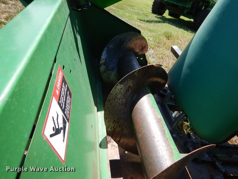 image for item DM1414 1995 John Deere 693  corn head