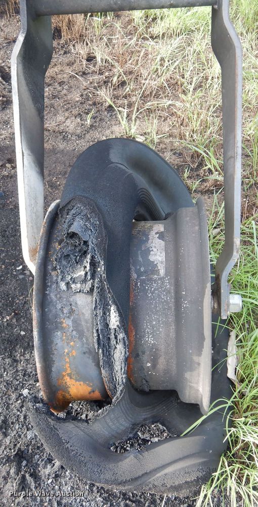 image for item DM5030 1999 Hesston 8550  windrower