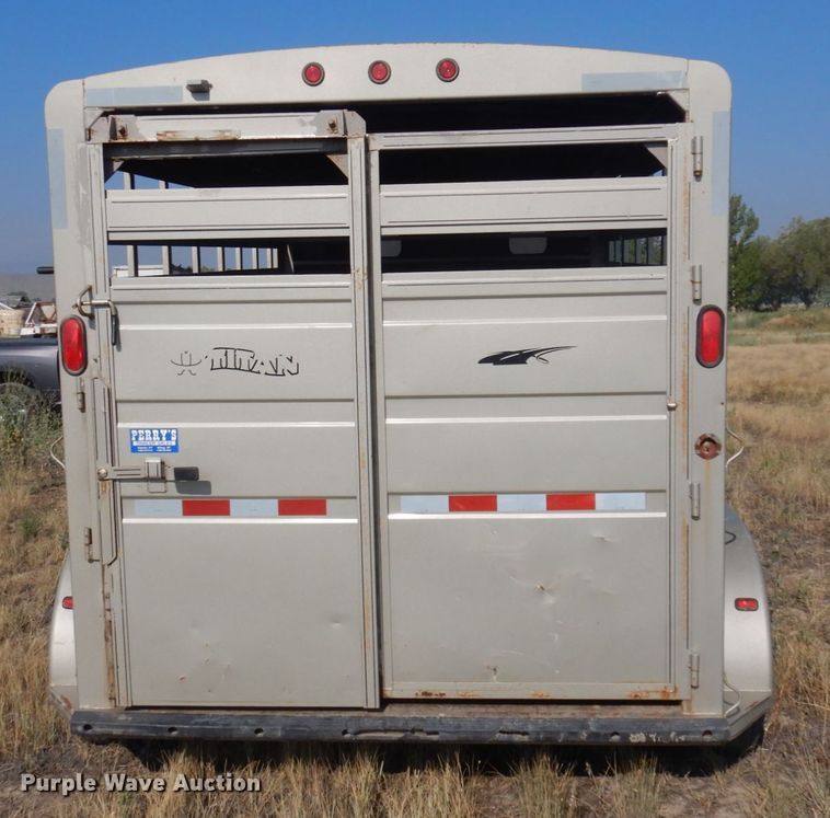 image for item DM5272 2004 Titan  livestock trailer