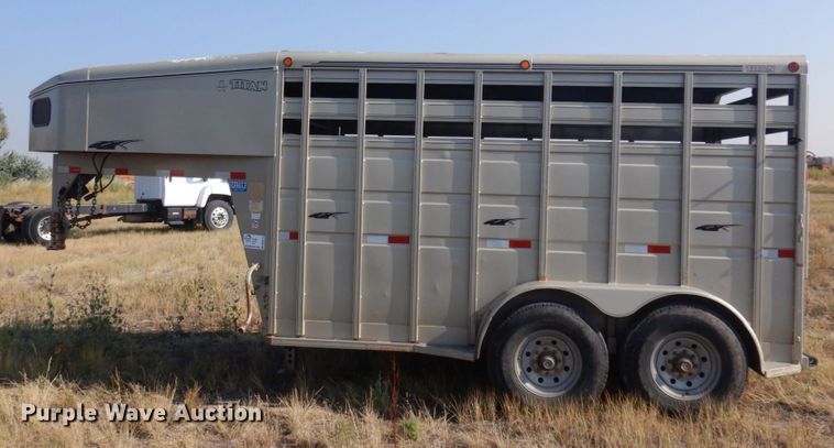 image for item DM5272 2004 Titan  livestock trailer