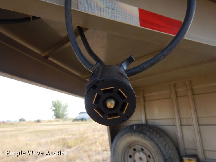 image for item DM5272 2004 Titan  livestock trailer