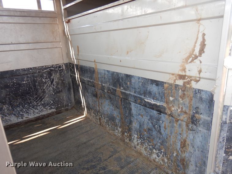 image for item DM5272 2004 Titan  livestock trailer