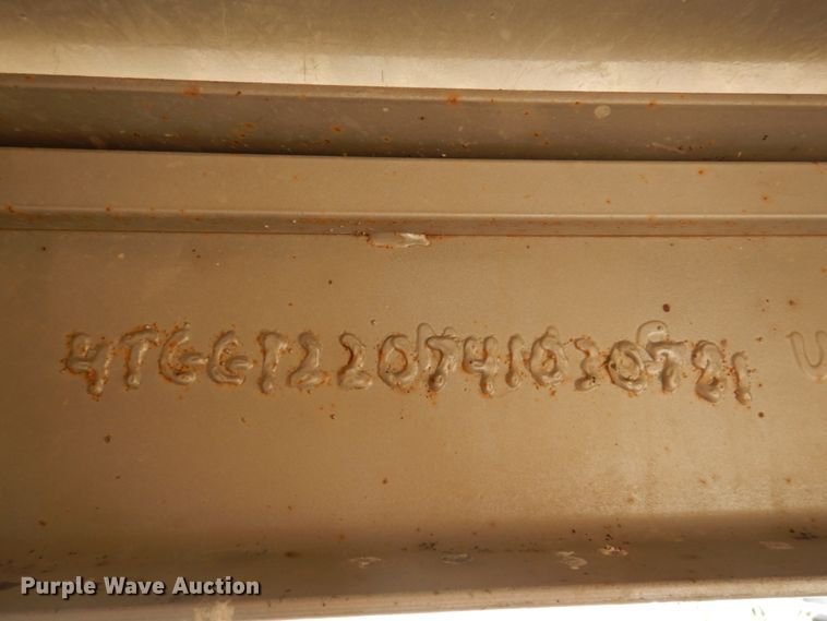 image for item DM5272 2004 Titan  livestock trailer