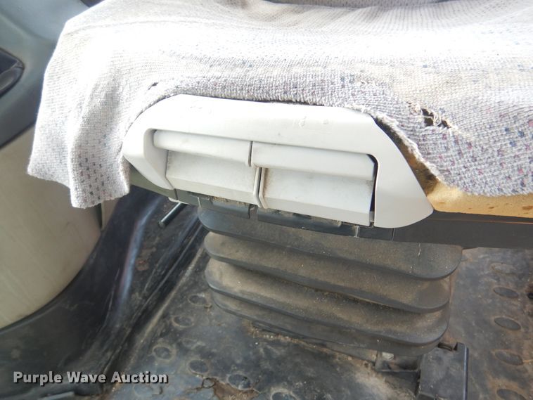 image for item DM6423 Valtra T190  MFWD bi-directional tractor