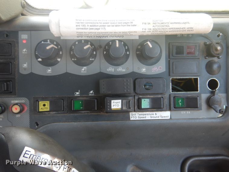 image for item DM6423 Valtra T190  MFWD bi-directional tractor