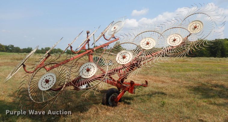 image for item HP9669 H&S V12  hay rake
