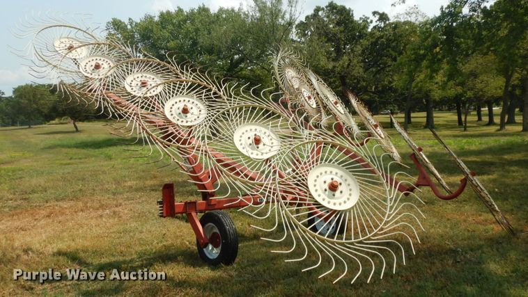 image for item HP9669 H&S V12  hay rake