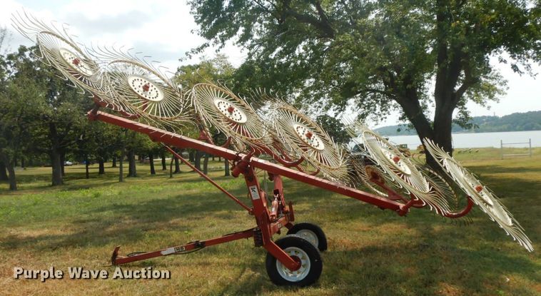 image for item HP9669 H&S V12  hay rake