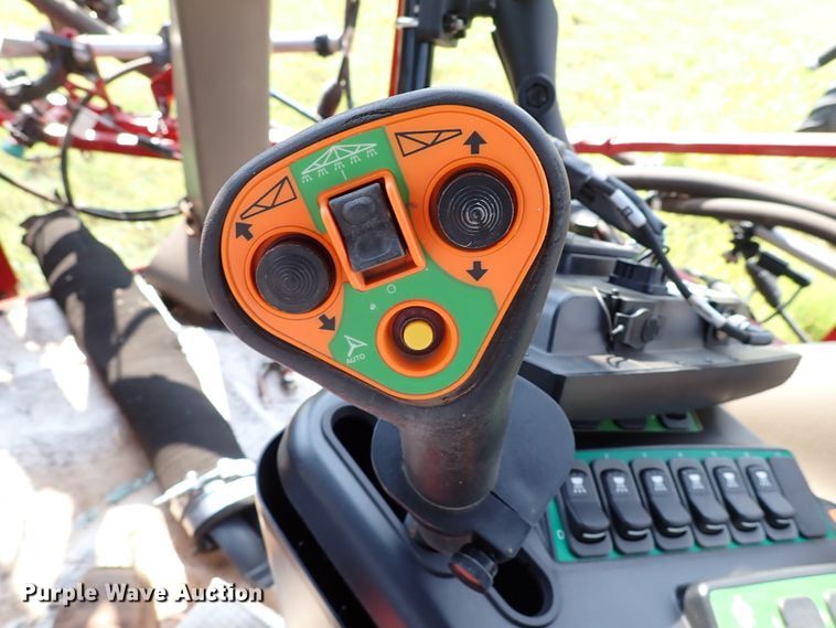 image for item IN9603 2018 Case IH Patriot 3340  sprayer