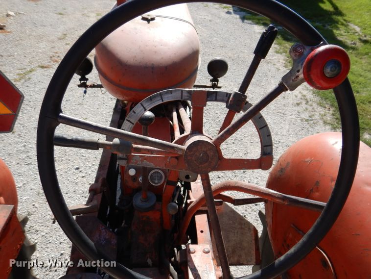 image for item IN9910 1952 Allis Chalmers WD  tractor