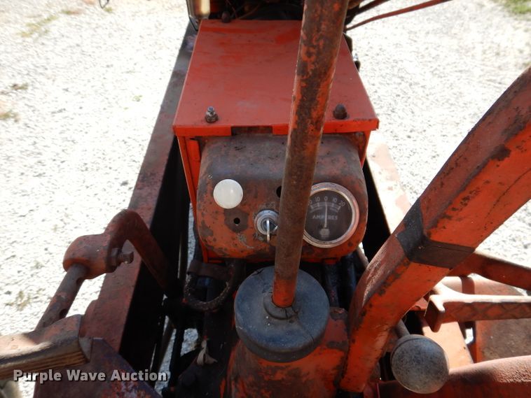 image for item IN9910 1952 Allis Chalmers WD  tractor