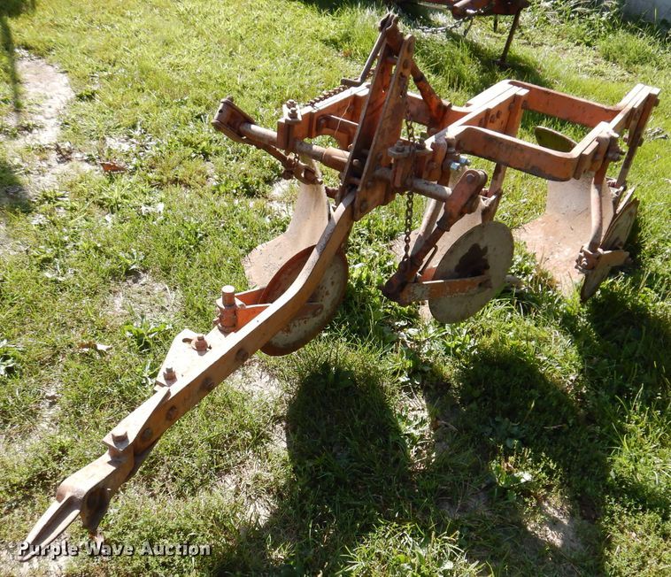 image for item IN9910 1952 Allis Chalmers WD  tractor